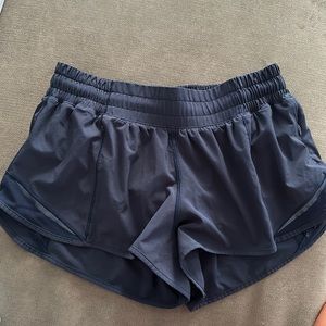 Lululemon HOTTY HOT SHORTS - EUC